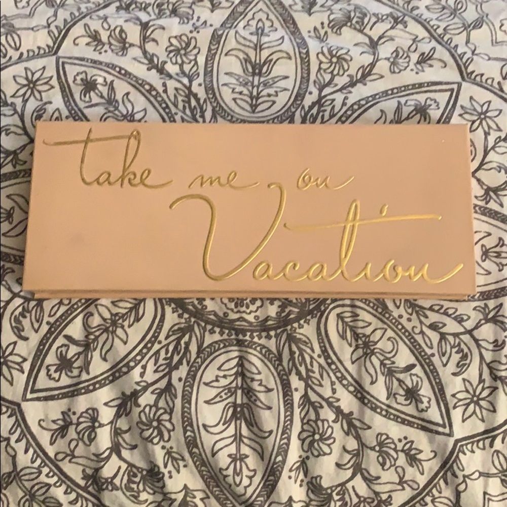 Take Me On Vacation Kylie Jenner Palette